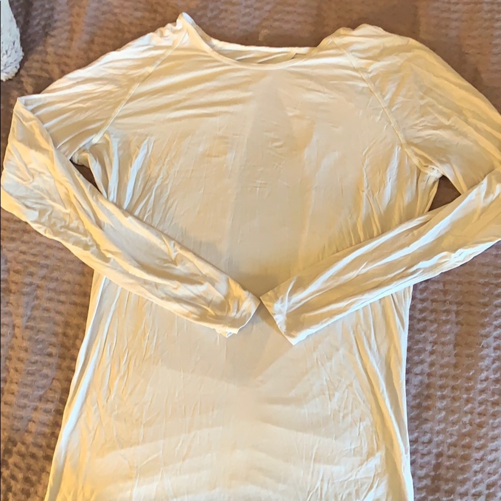 LULULEMON🧘🏻‍♀️ White Open Back Long Sleeve Shirt